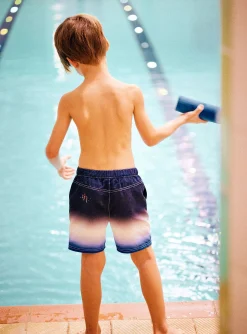 Sergent Major Maillot De Bain & Tenue De Plage-Short de bain bleu d&eacute;grad&eacute; &agrave; rayures rouge enfant gar&ccedil;on