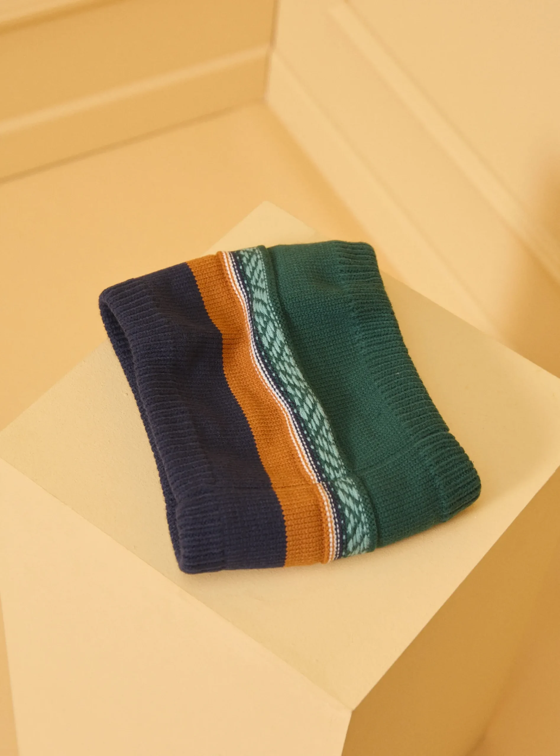 Sergent Major Bonnet, Echarpe, & Gant-Snood en maille