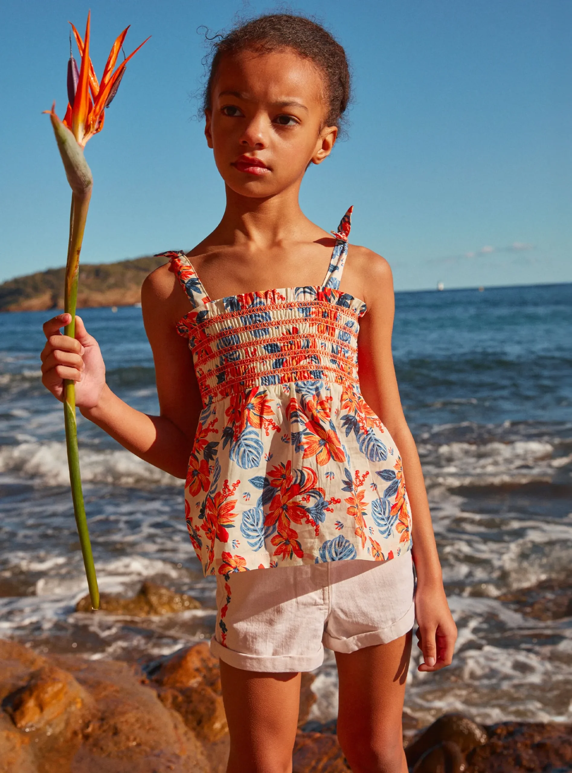 Sergent Major Blouse & T-shirt-Top smocké écru à imprimé fleurs bleues et orange